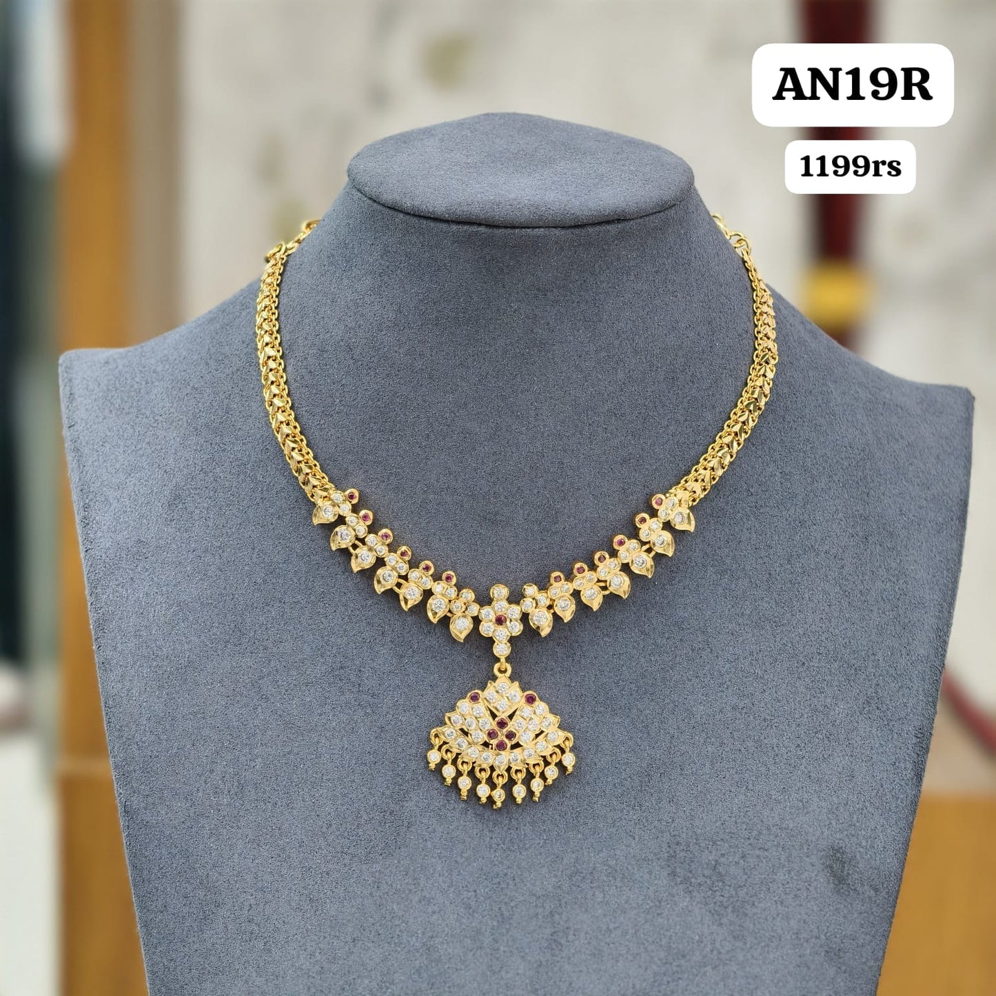 Short Neckset (Micro gold finish)