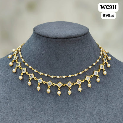 White chocker Layers