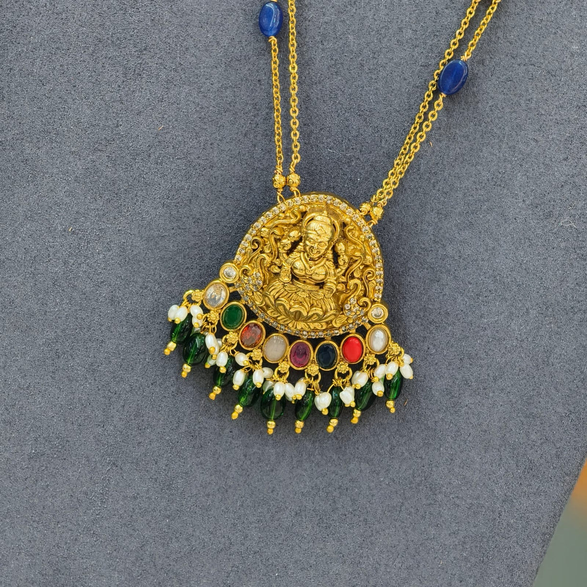 Pendant with chandraharam chain