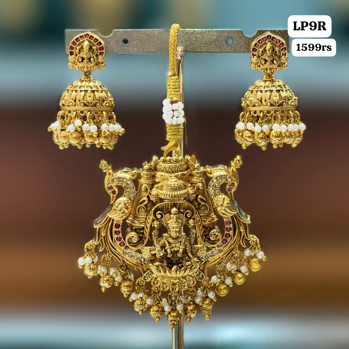 Pendant with Earrings -H