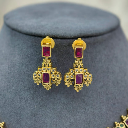 Short Neckset (Ruby)