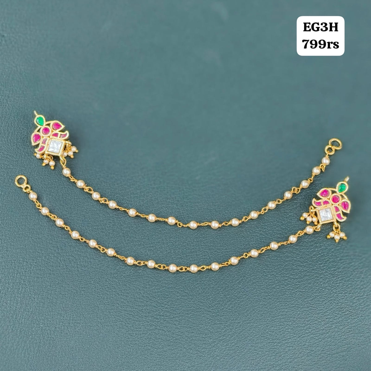 Kundan pendant with Earchains