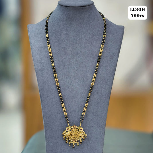 Long black beads (Laxmi)