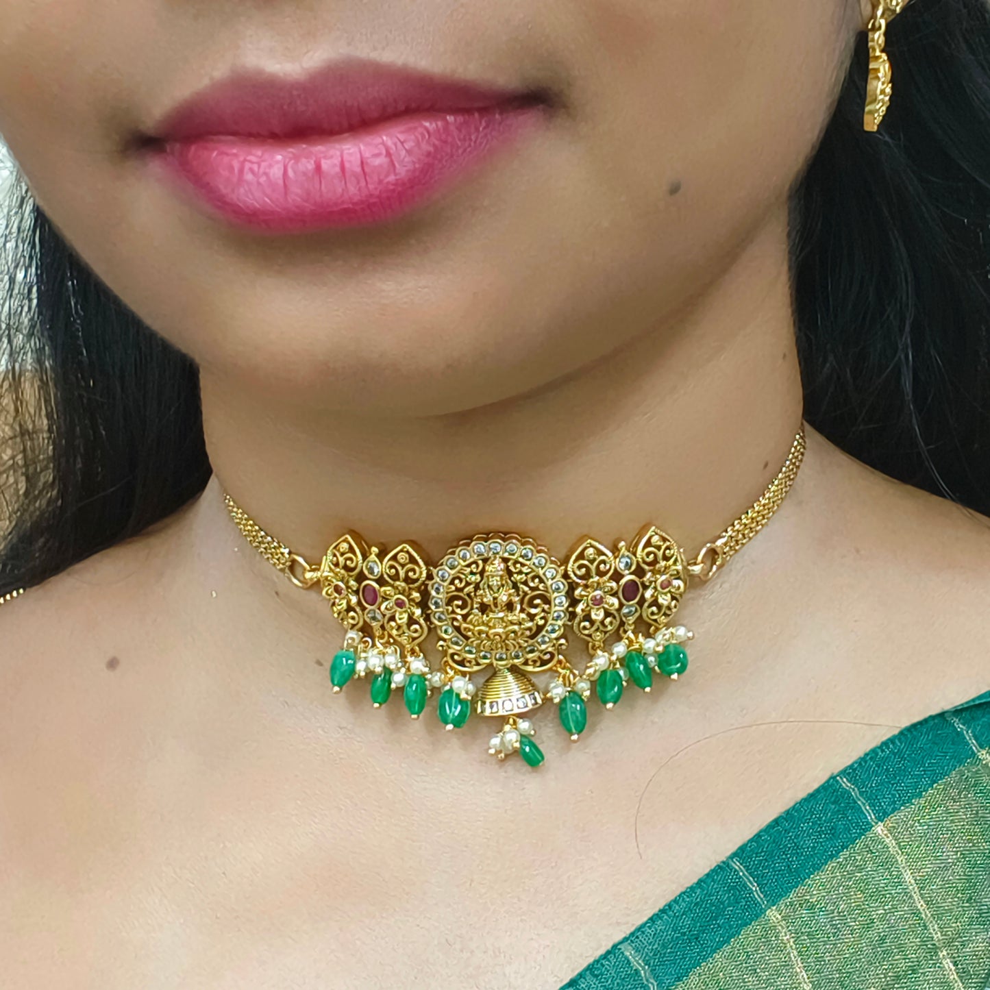 Nakshi mini chocker