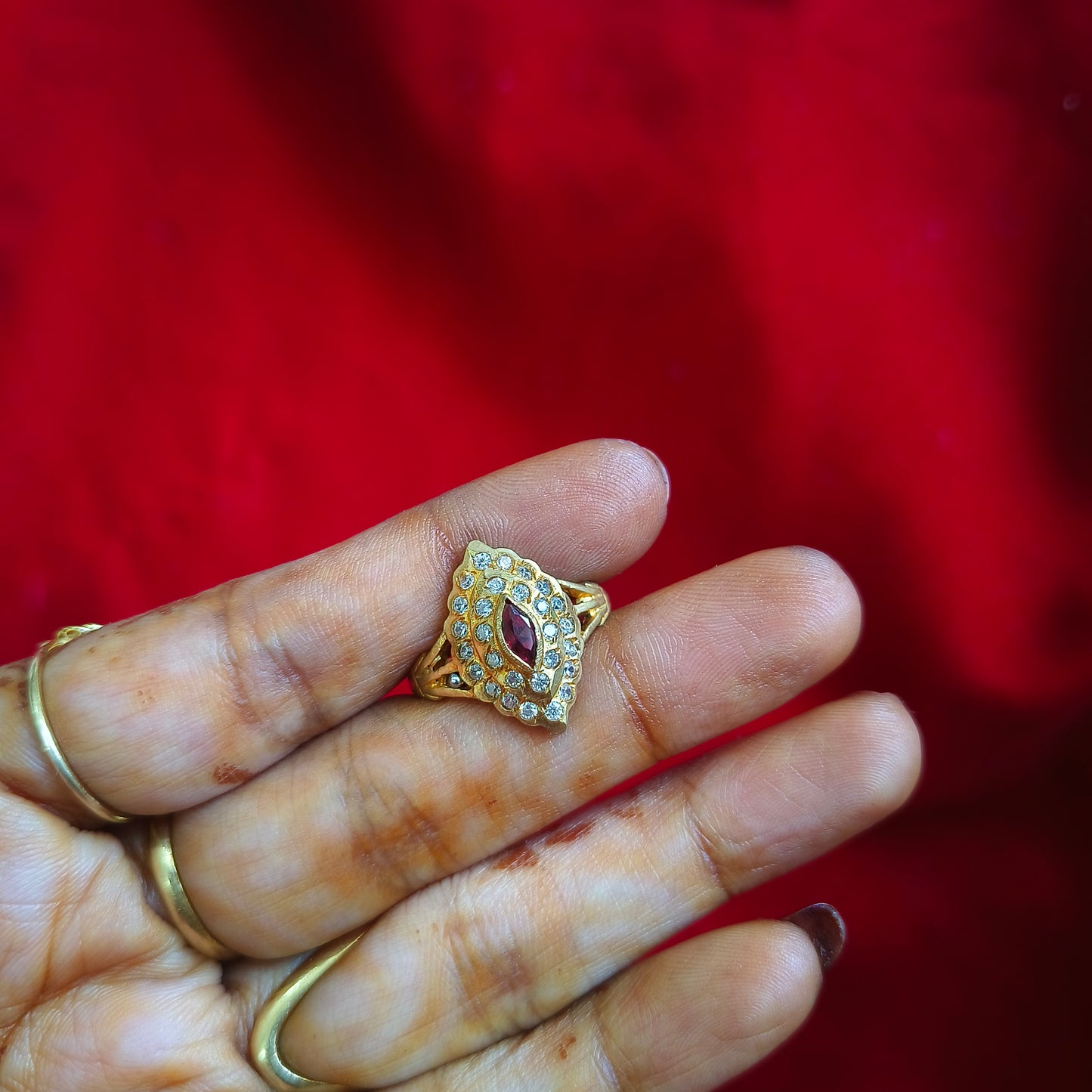 Pure panchaloham Finger finger ring Ruby and white colour