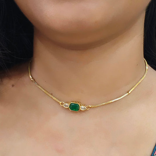 Green stone Chocker