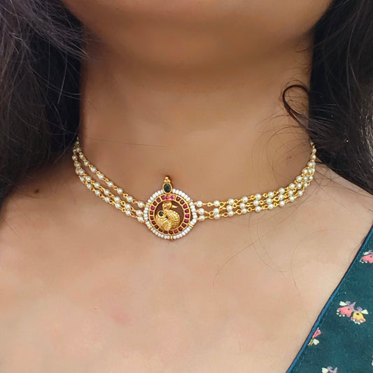 Peacock pendant with pearls chocker