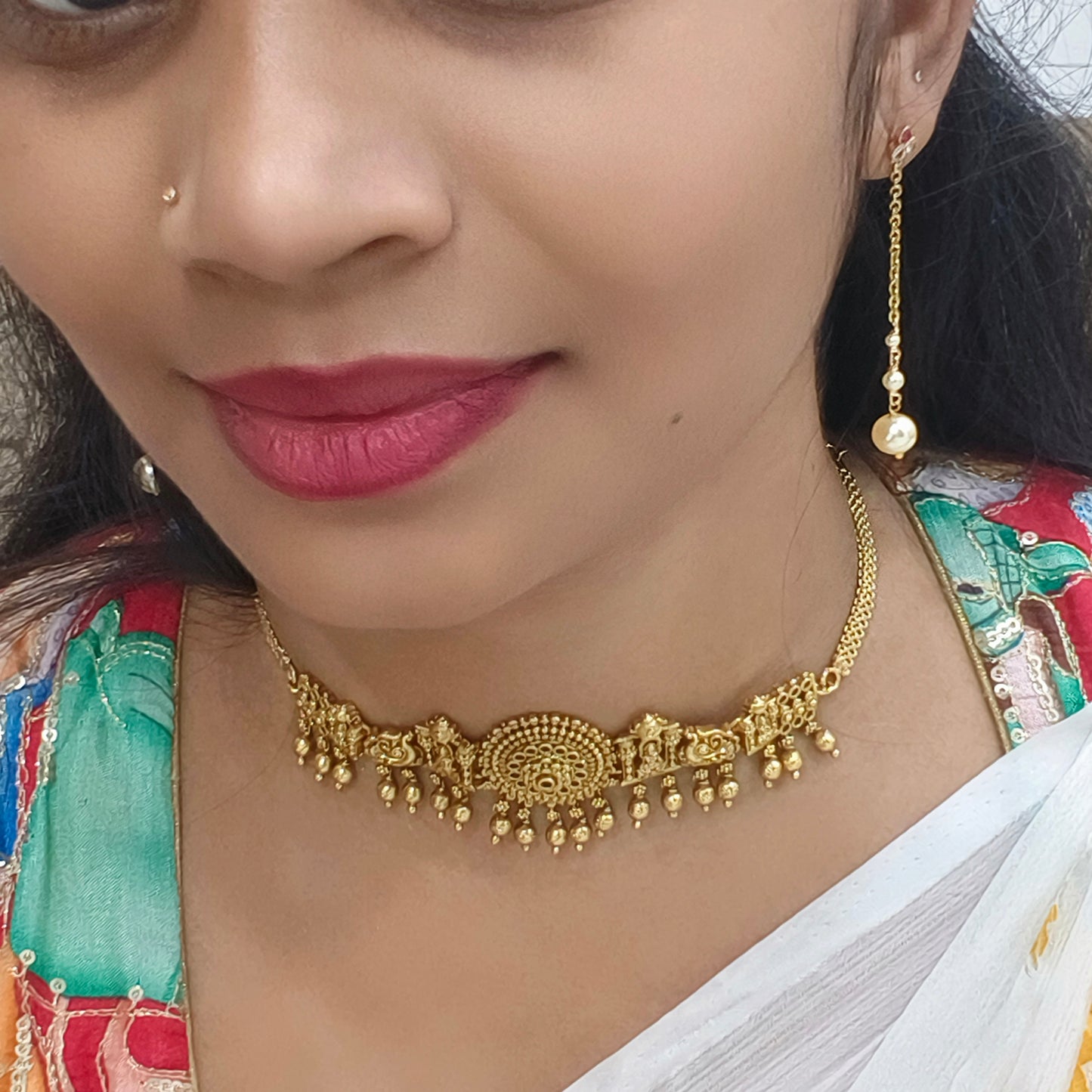 Semi nakshi mini chocker