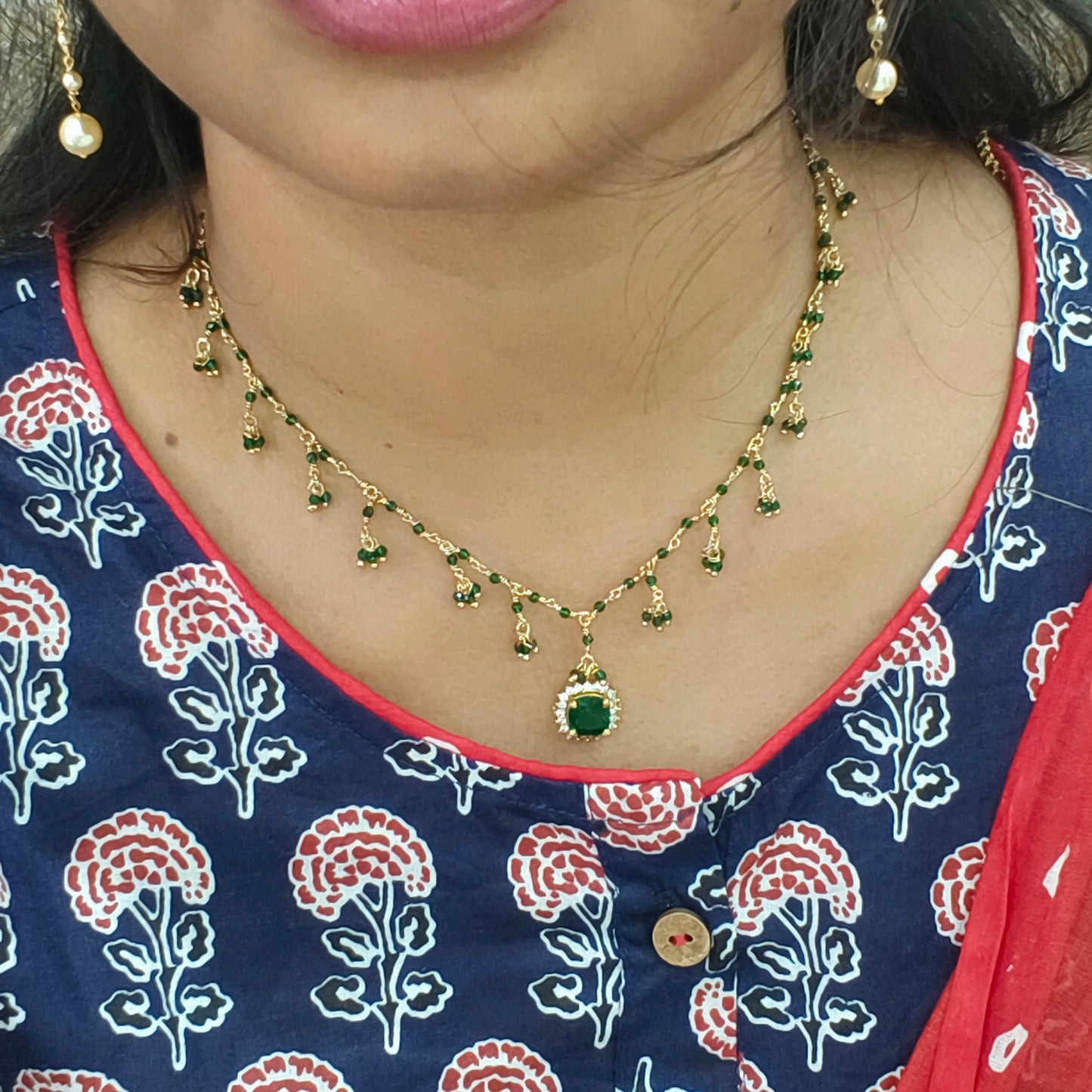 Green crystal chain