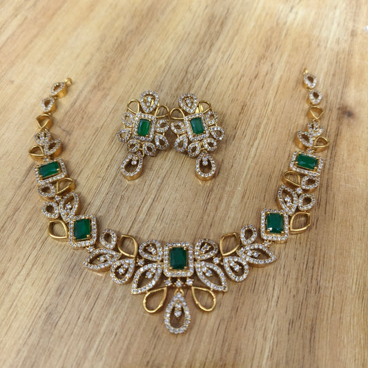 Green antique neckset