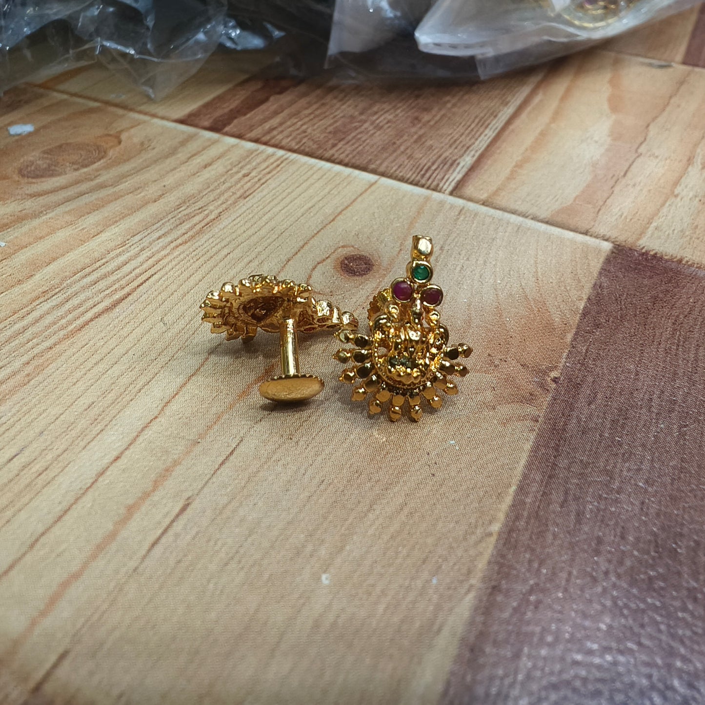 Microgold studs