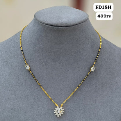 Diamond pendent Short Black beads