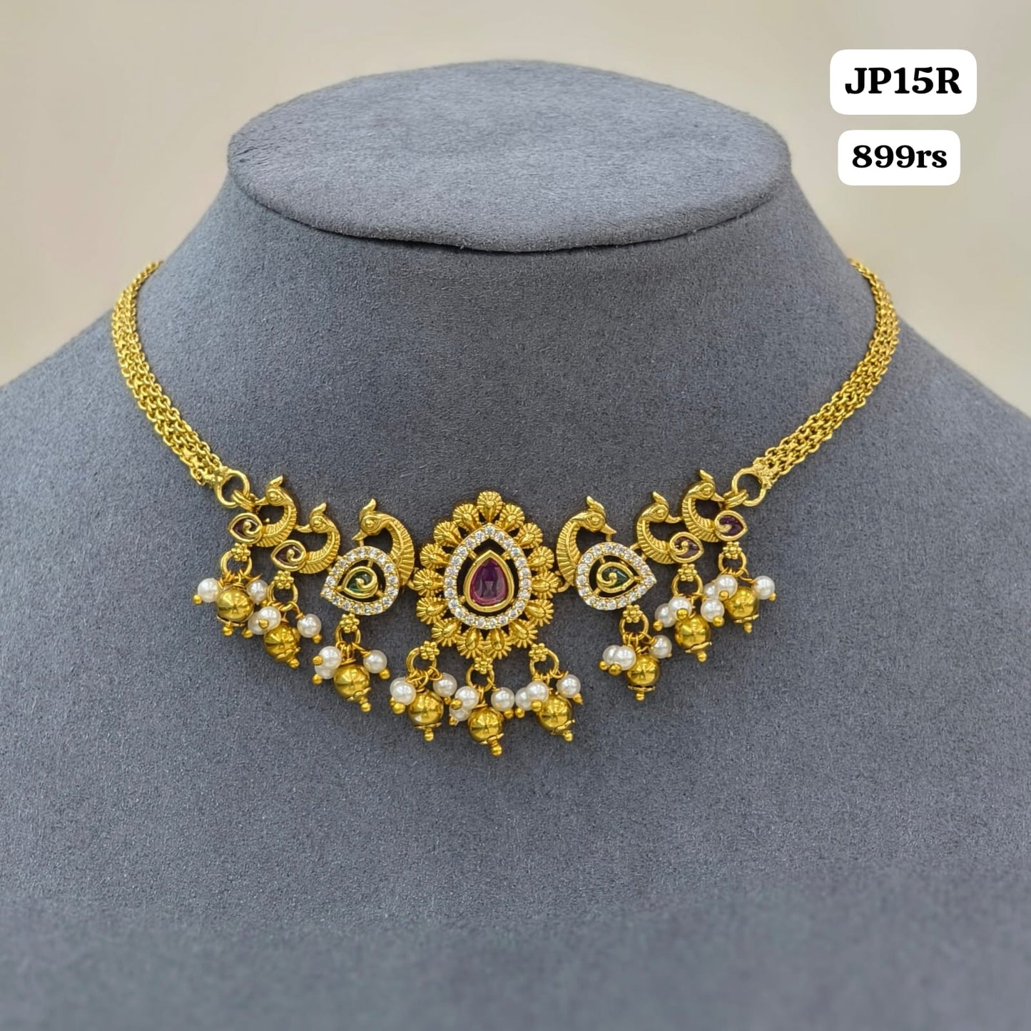 Peacock pattern chocker