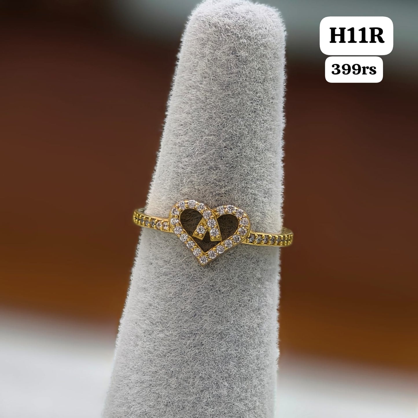 Heart white stone ring