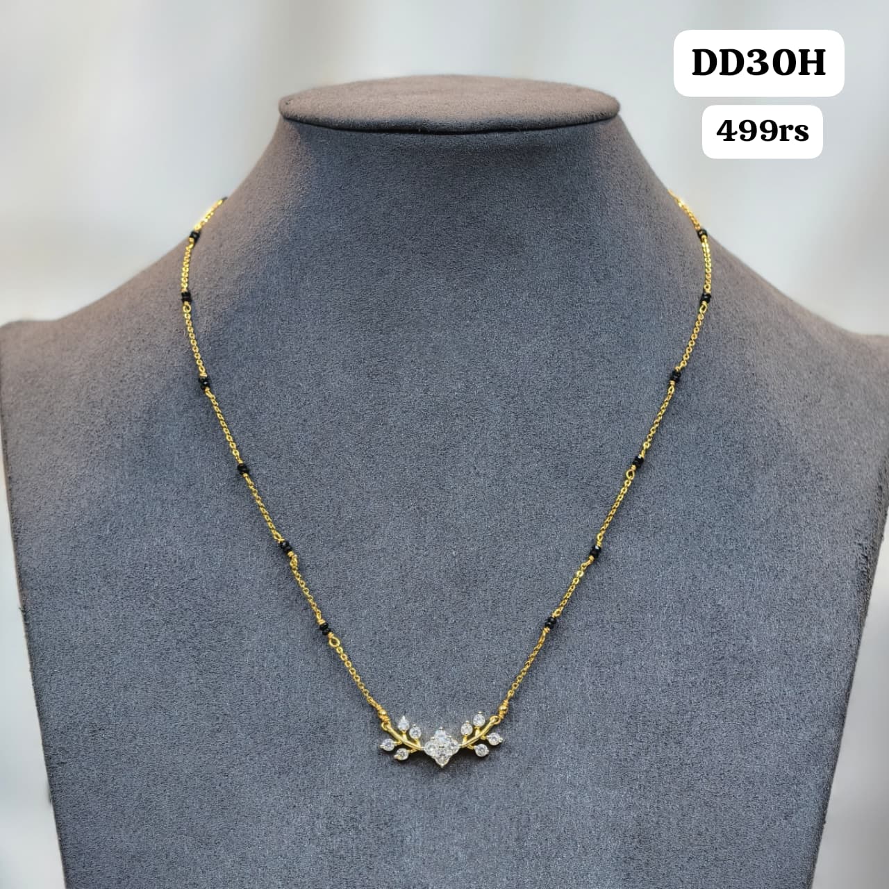 Diamond Short Black Beads