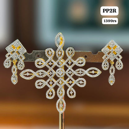 Diamond pendant with Earrings