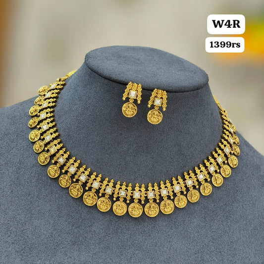 Kasu Short Neckset (white stone)
