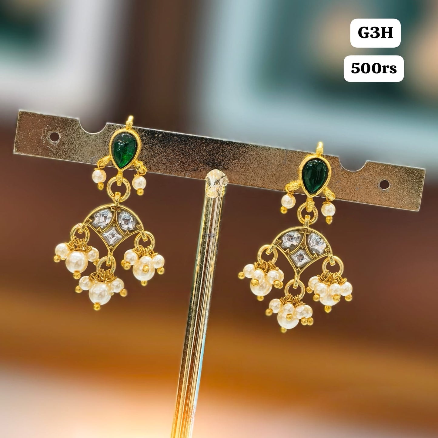 Kudhan earrings (green&white)