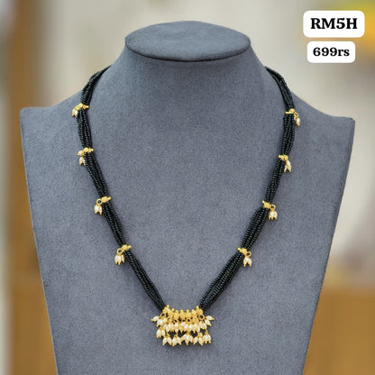 Black beads chain