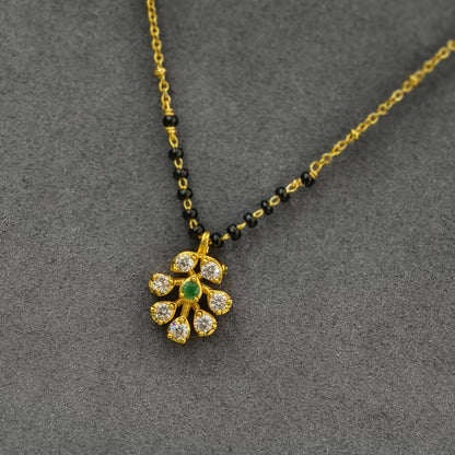 Short black beads (Green)