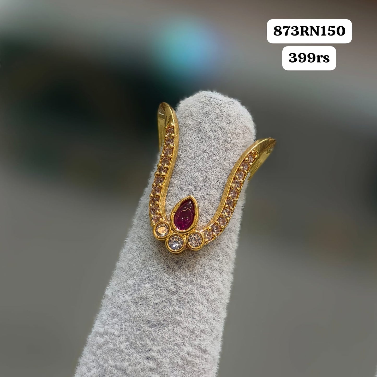 Pink vanki ring