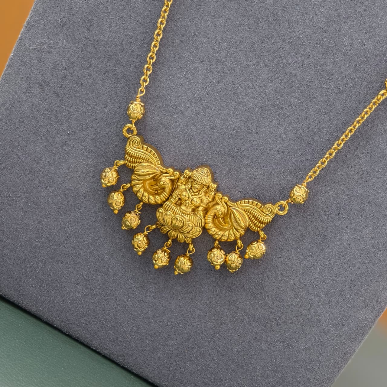 Laxmi pendant with chain