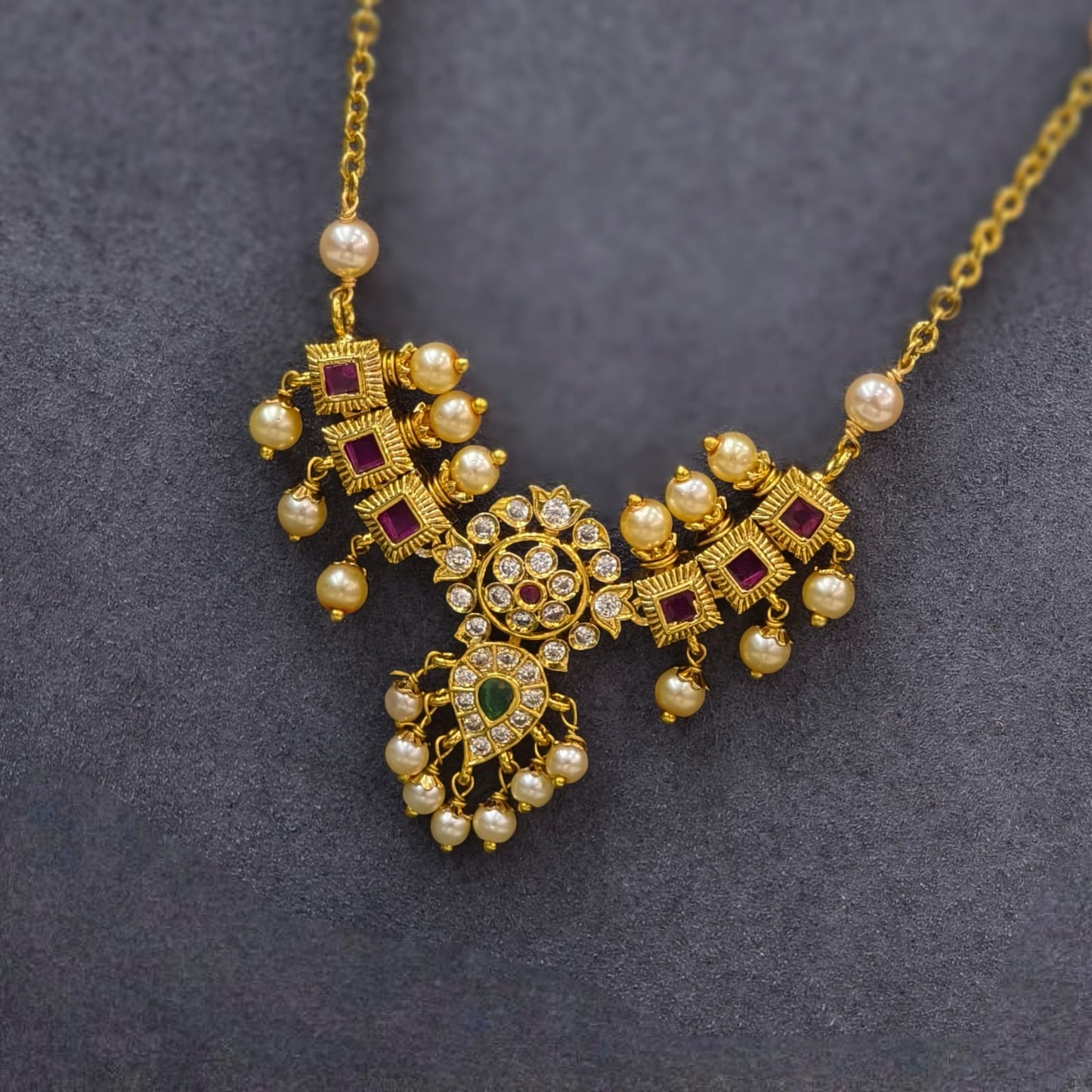 Pendant with chain