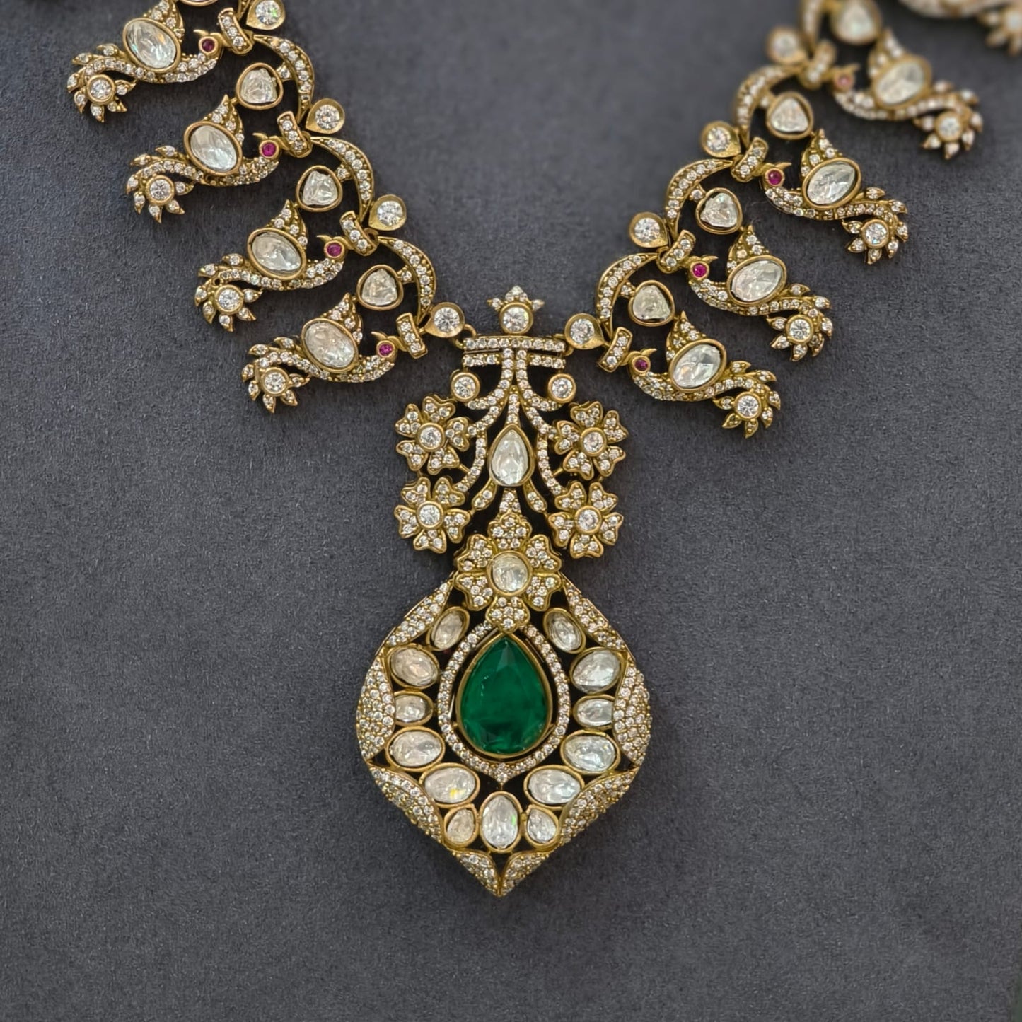 Green Victorian Neckset