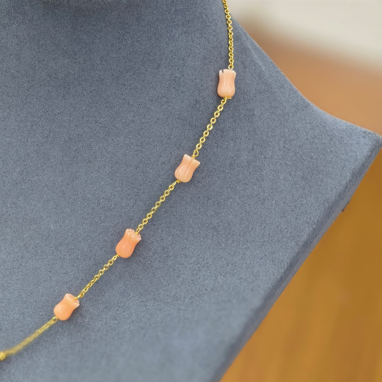 Diamond pendant with beads Chain