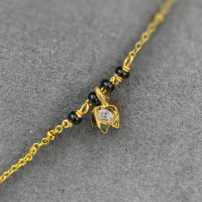 Leaf pendants Short black beads