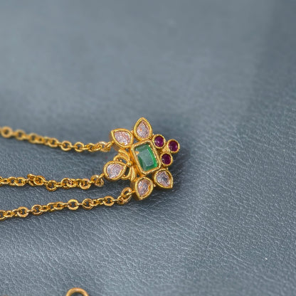 Cute pendant with 3 lines Earchains