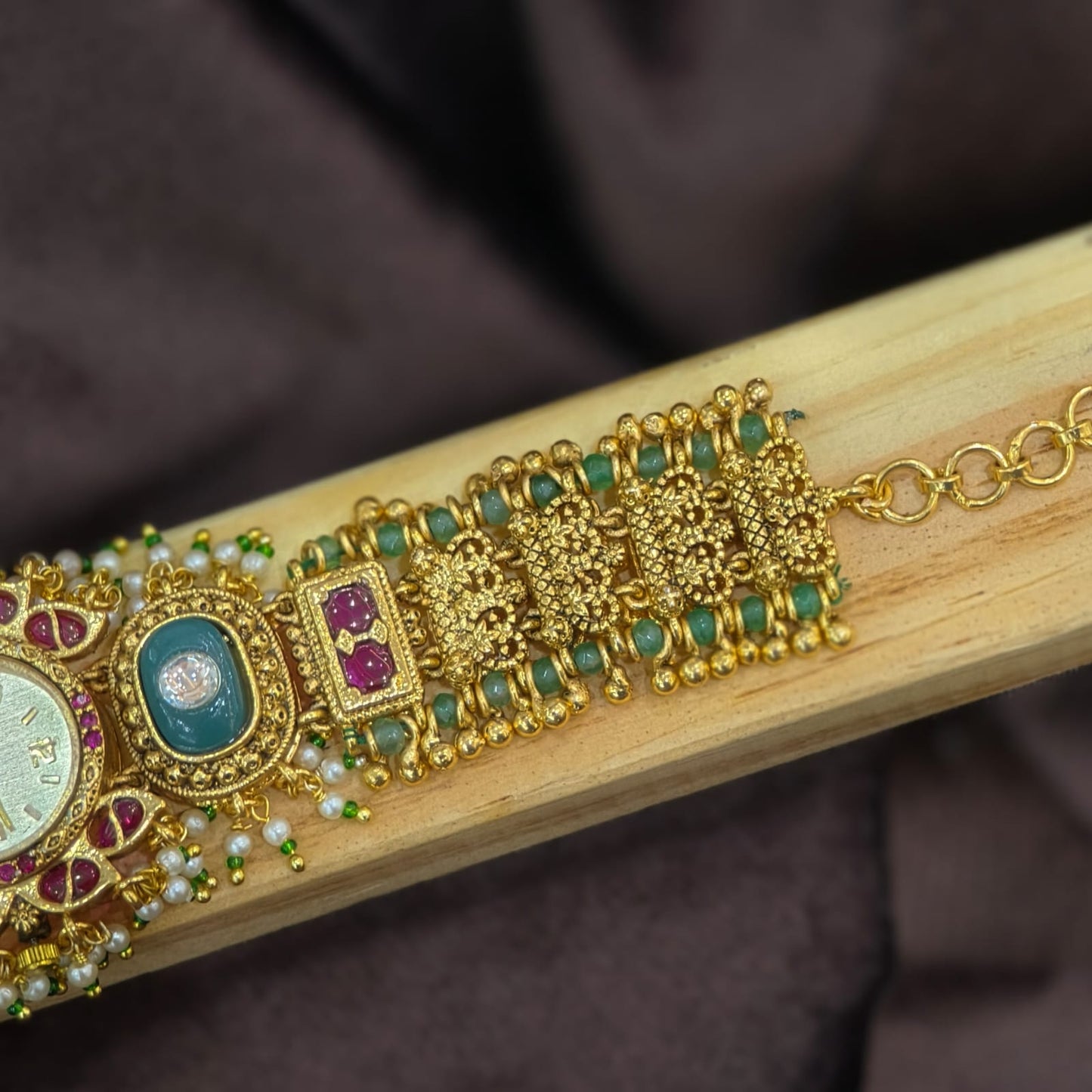 Jadav Kundan watch