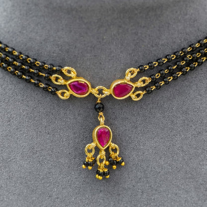 Black beads chocker