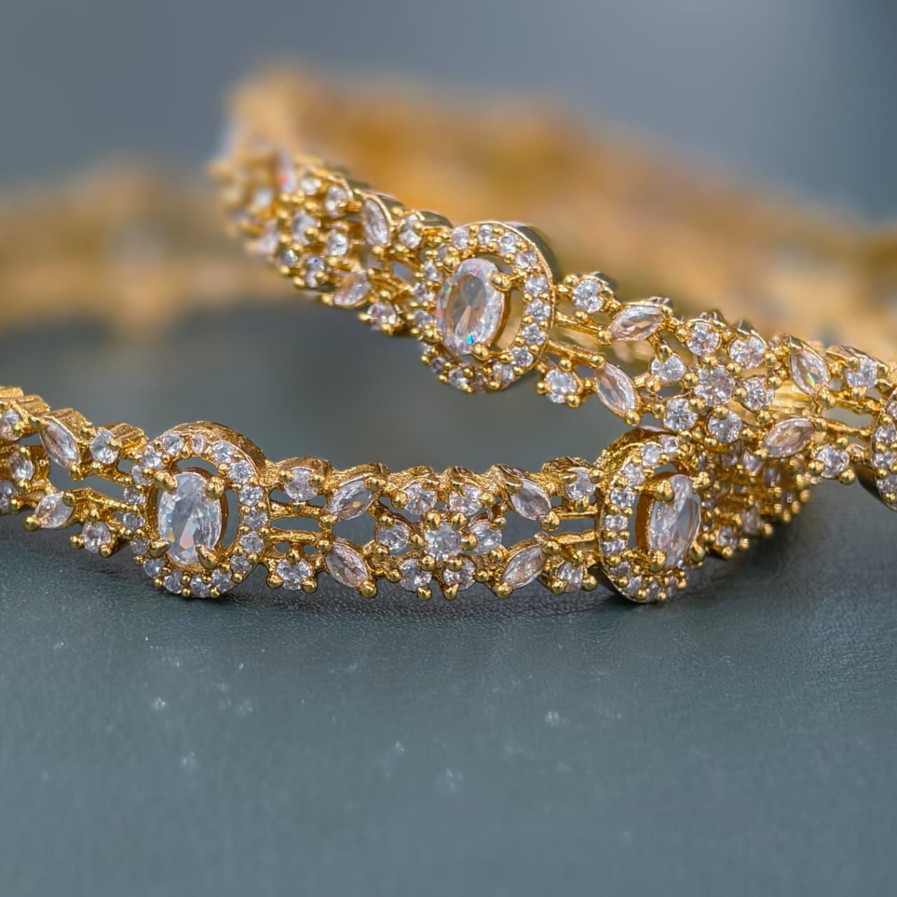 White stone bangles(2.6)