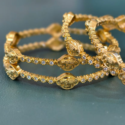 Bangles (2.6)
