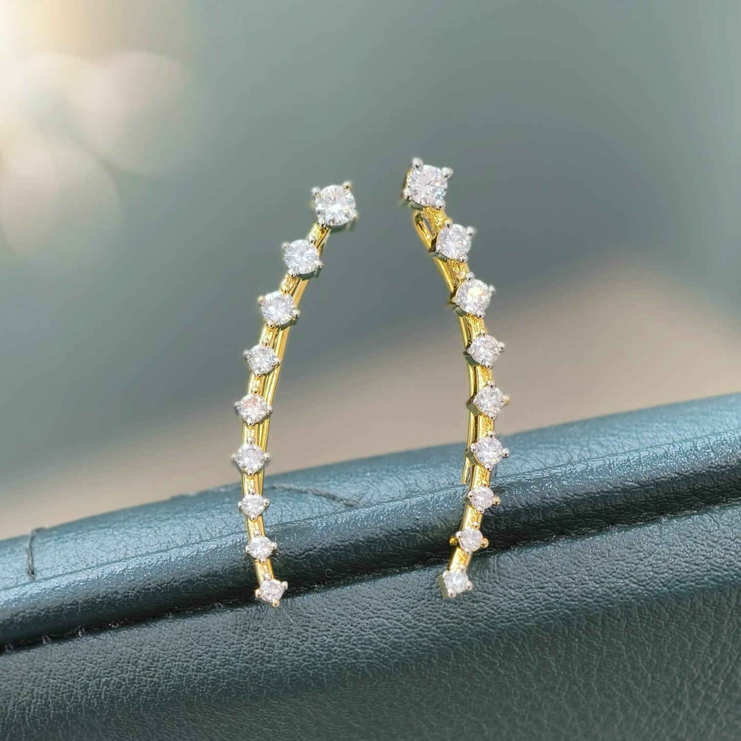 White Stone Earcuff