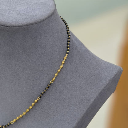 3 Balls Short Black & Gold Beads
