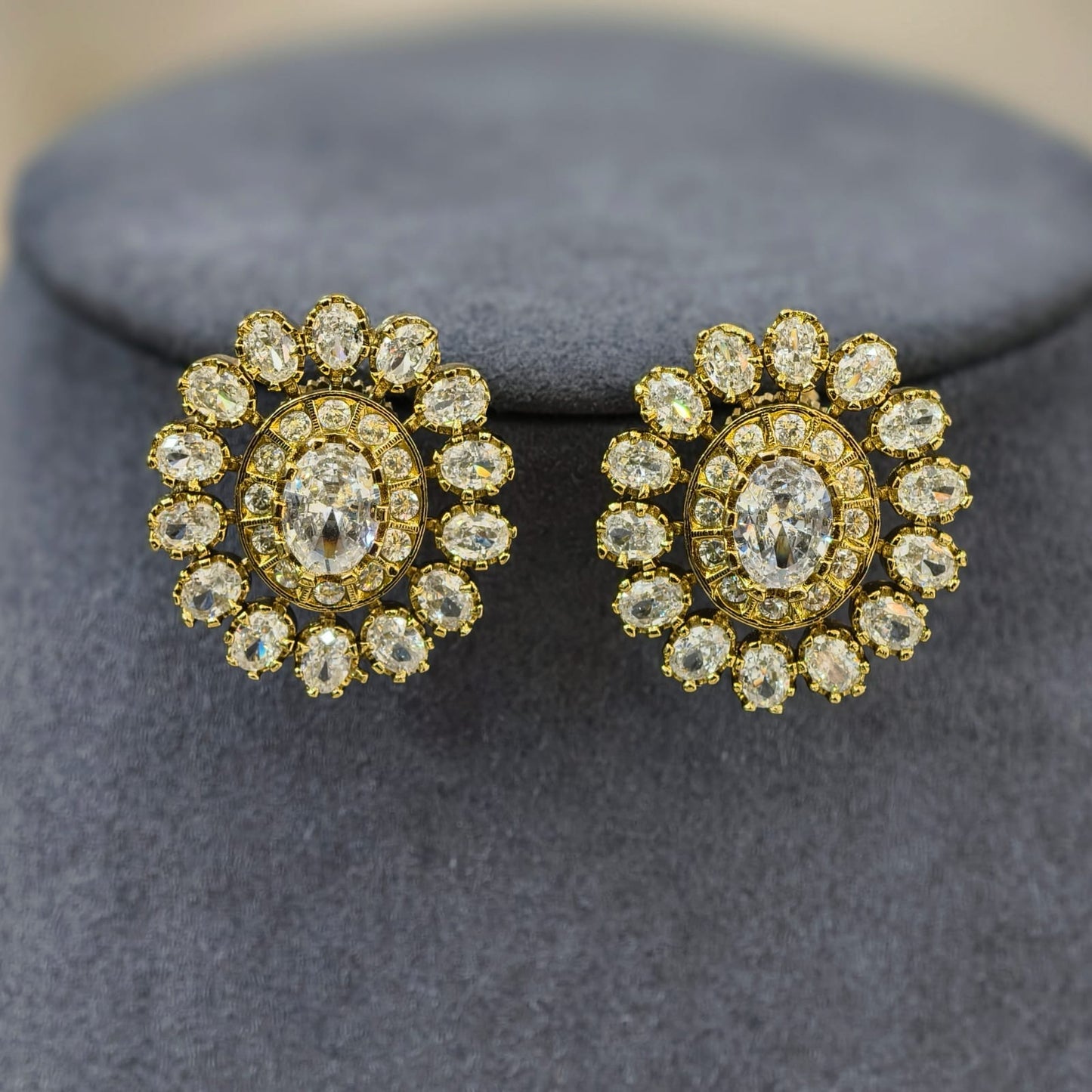 White Stone Short Neckset (MOISSANITE)