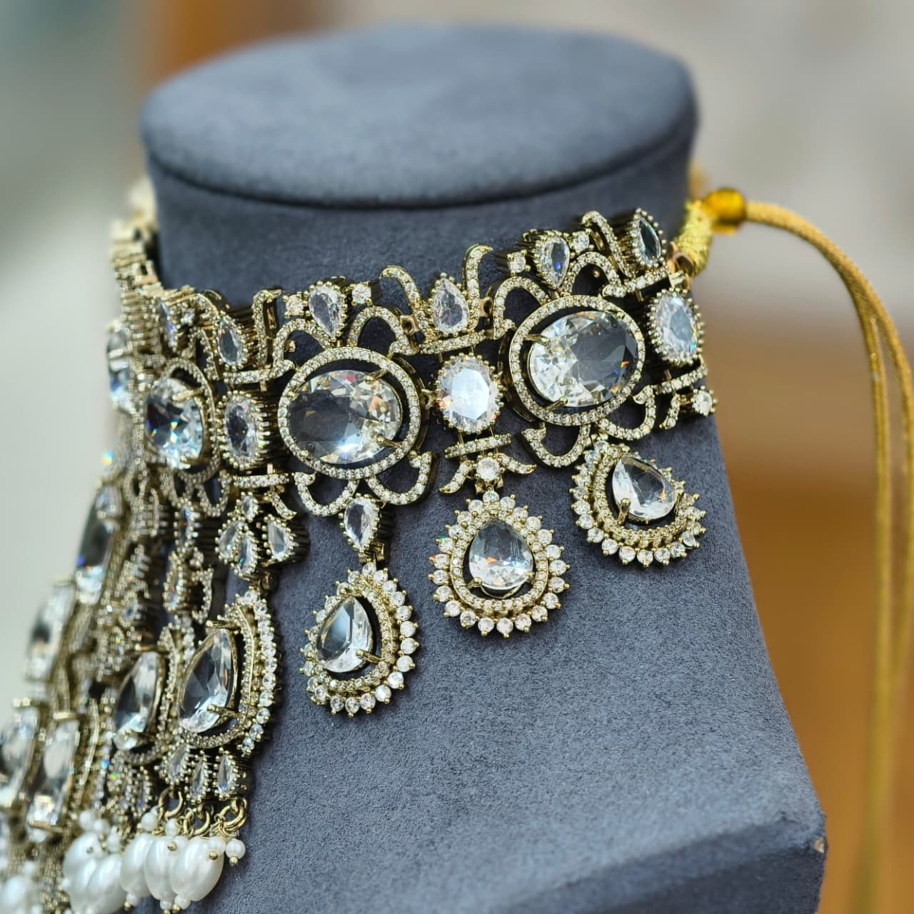CHOCKER (MOISSANITE STONE'S)