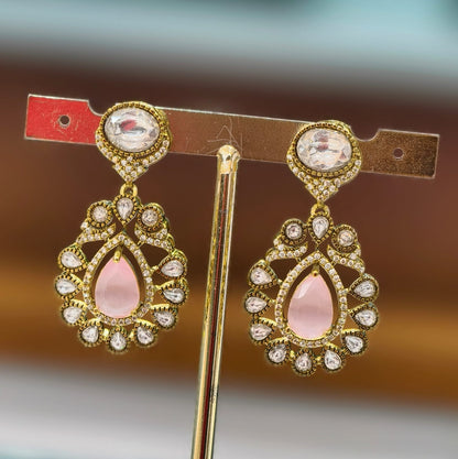 Victorian Pink & white chocker