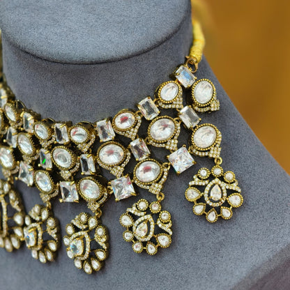 Victorian white stones chocker