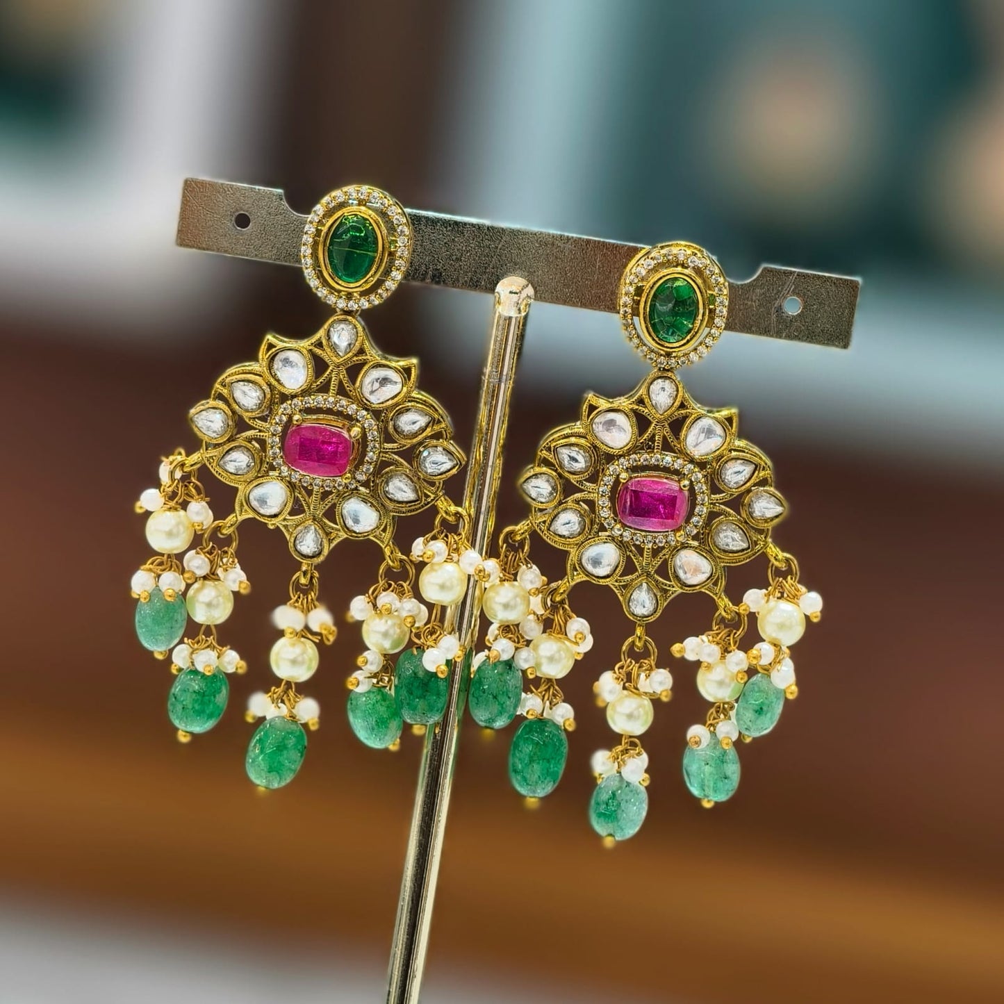 Short Neckset (Greenstones & beads)