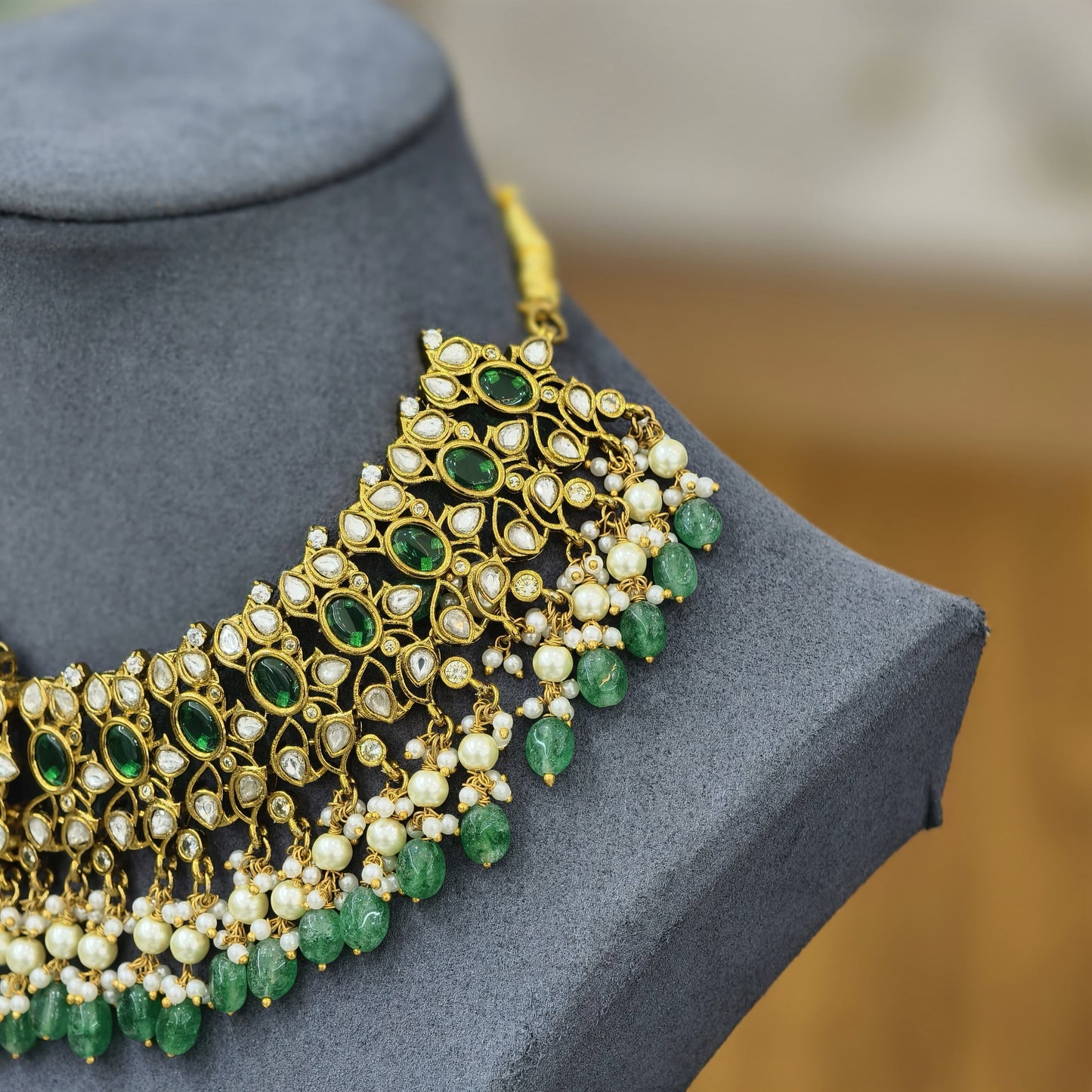 Short Neckset (Greenstones & beads)