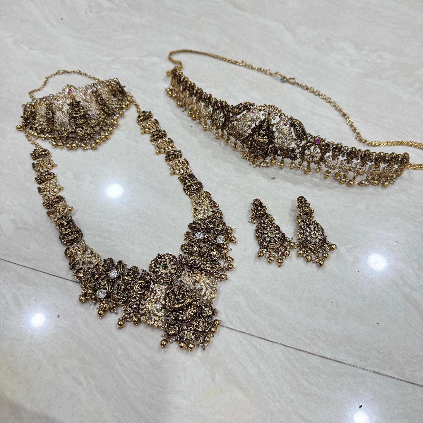 Gold model Black Nakshi Bridal set